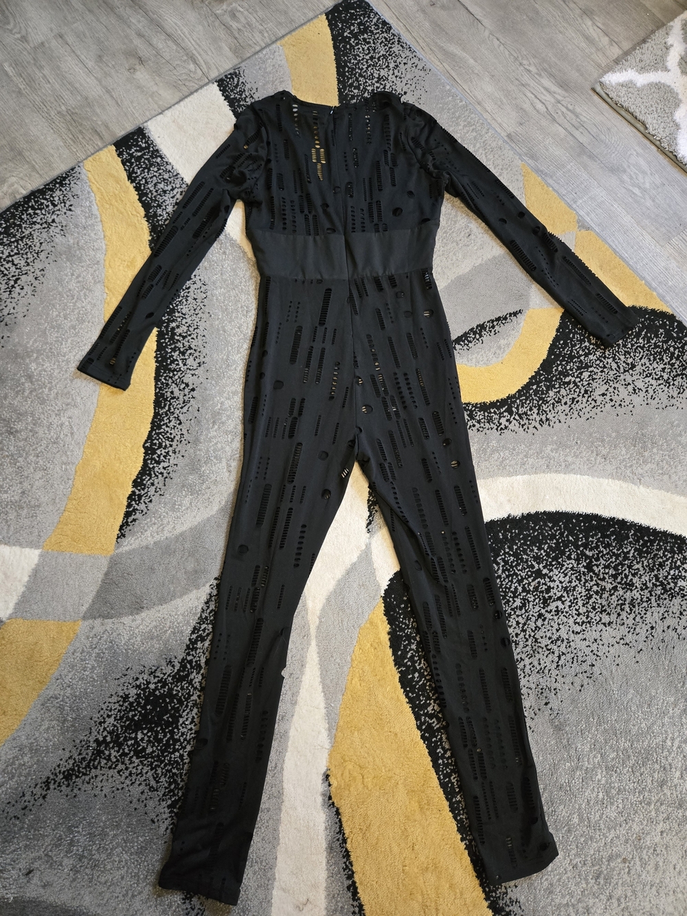 chic Black Long-Sleeve Cutout Detail Jumpsuit